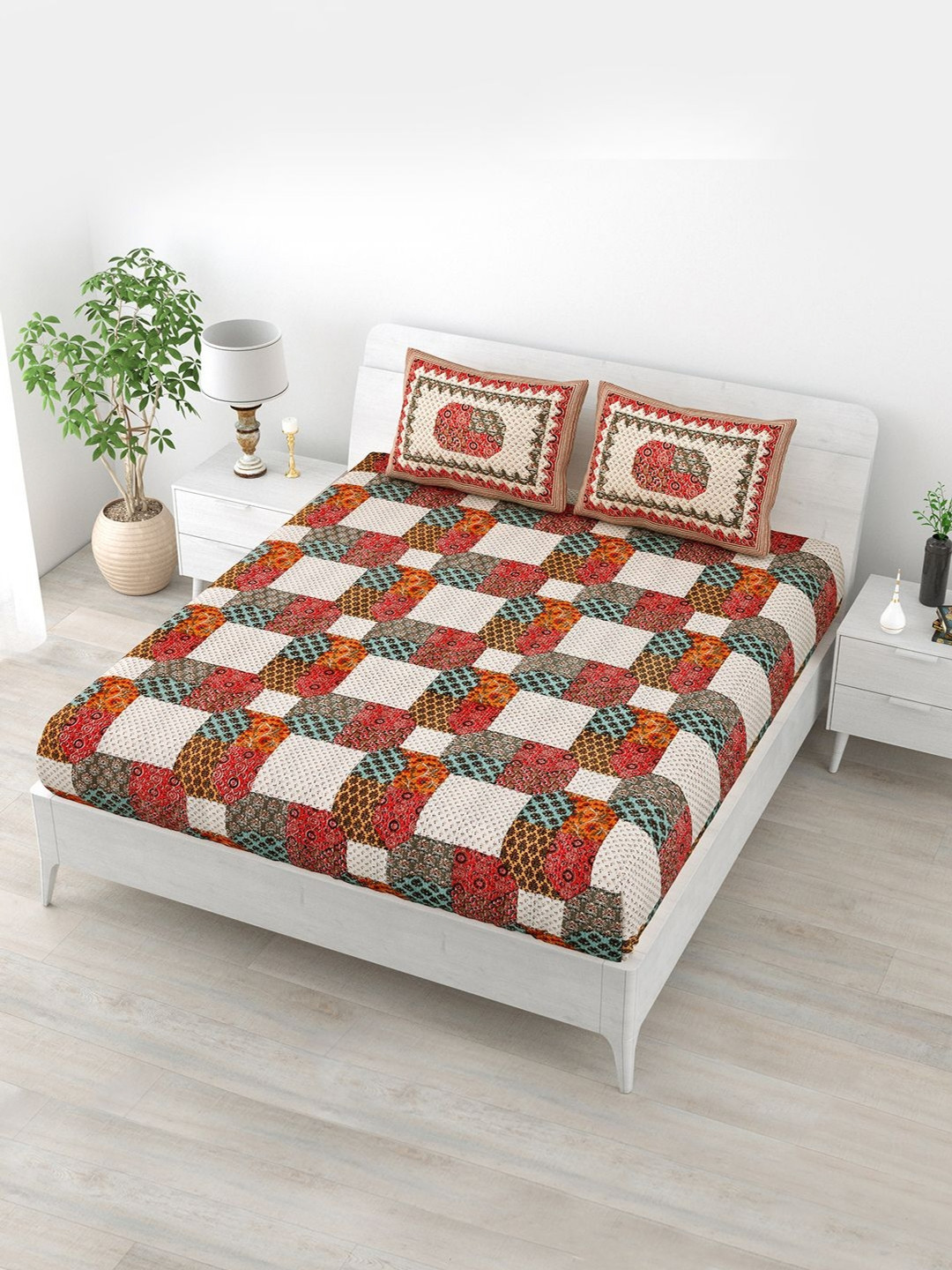 

Aapno Rajasthan Cream Ethnic Motifs 120 TC Cotton Queen Bedsheet With 2 Pillow Covers