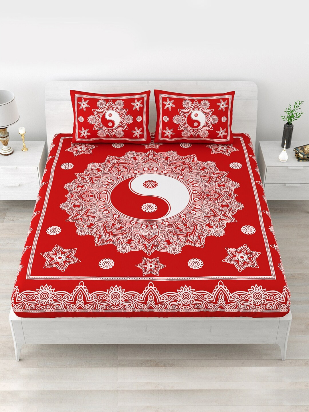 

Aapno Rajasthan Red Ethnic Motifs 120 TC Cotton Queen Bedsheet With 2 Pillow Covers