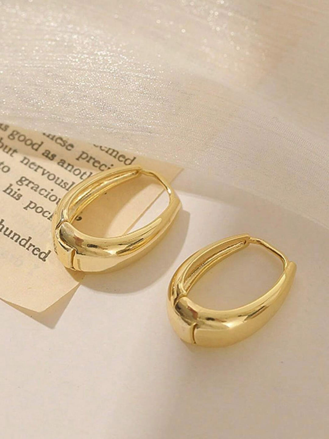 

Xivir Gold-Plated Contemporary Hoop Earrings