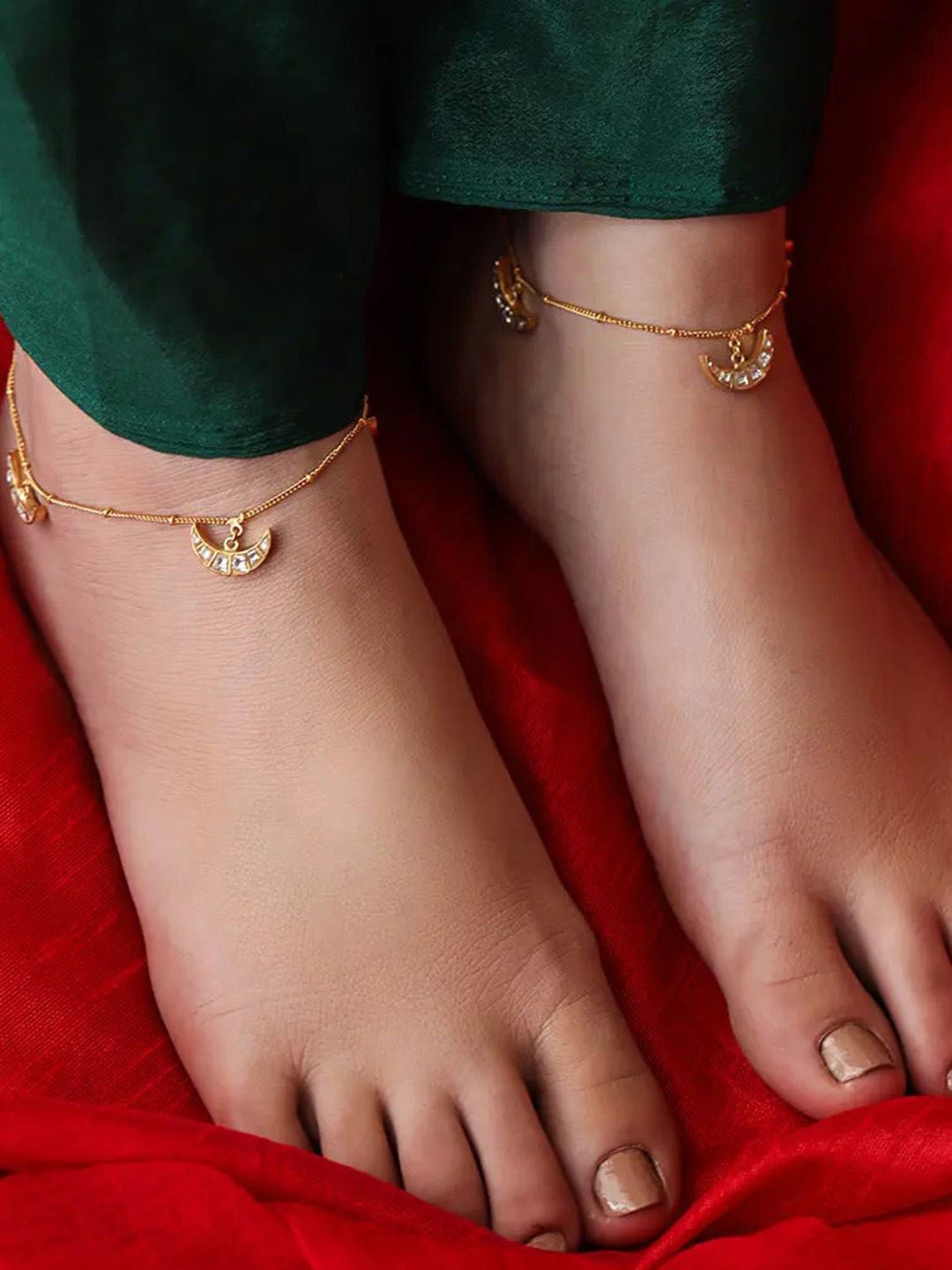 

Unniyarcha 92.5 Silver Gold-Plated Artificial Stones and Beads Anklet