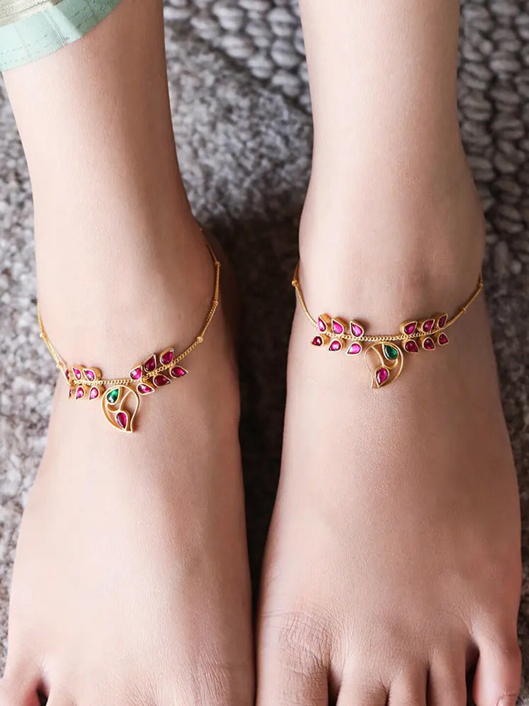 

Unniyarcha 92.5 Silver Gold-Plated Artificial Stones and Beads Anklet
