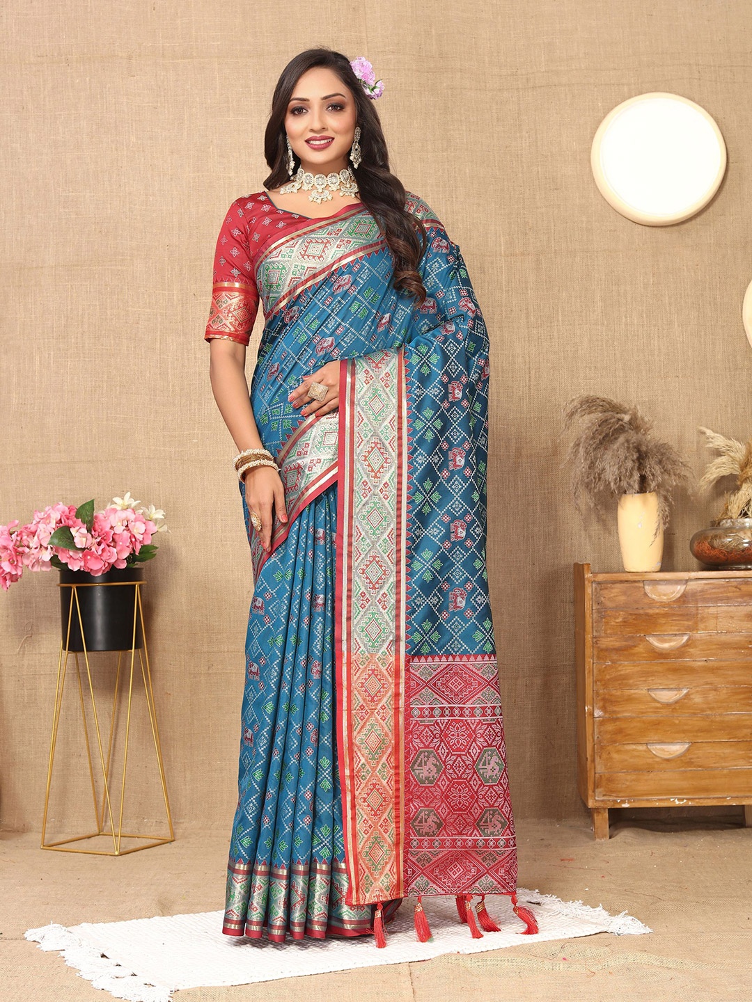 

KALINI Ethnic Motifs Zari Pure Silk Patola Saree, Navy blue