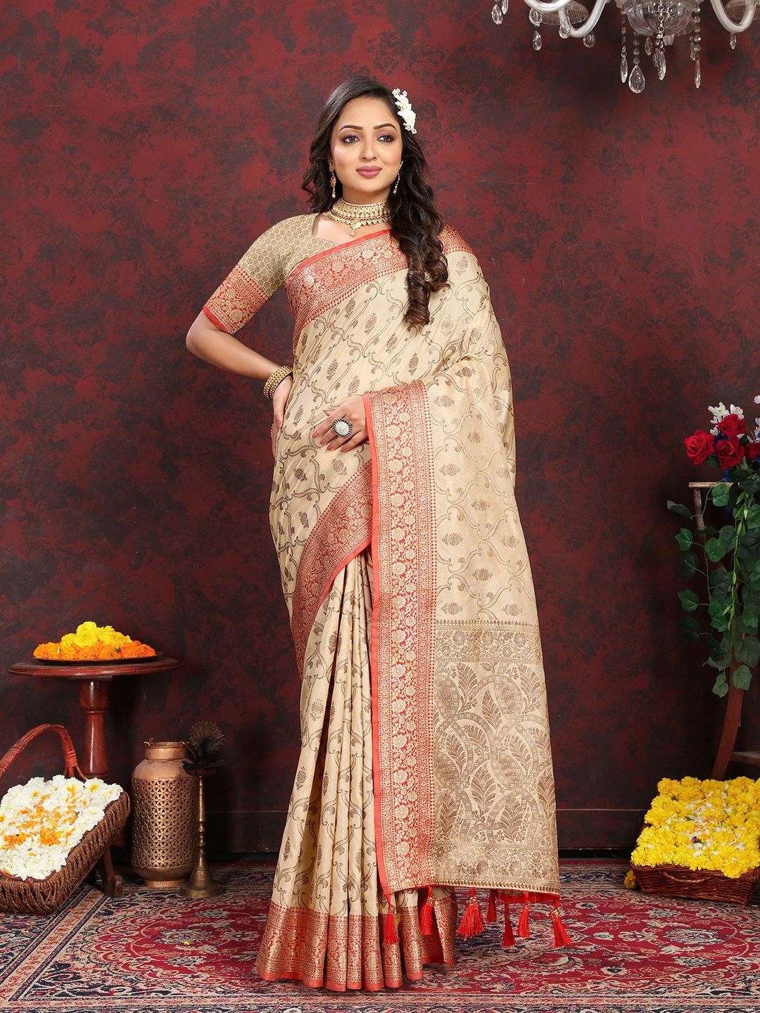 

KALINI Woven Design Zari Banarasi Saree, Cream