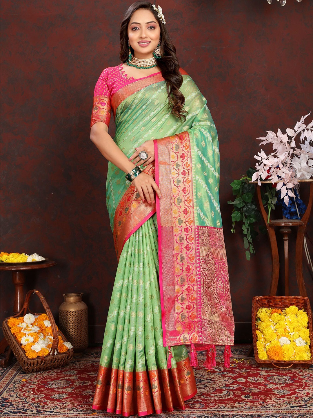 

KALINI Woven Design Zari Banarasi Saree, Green
