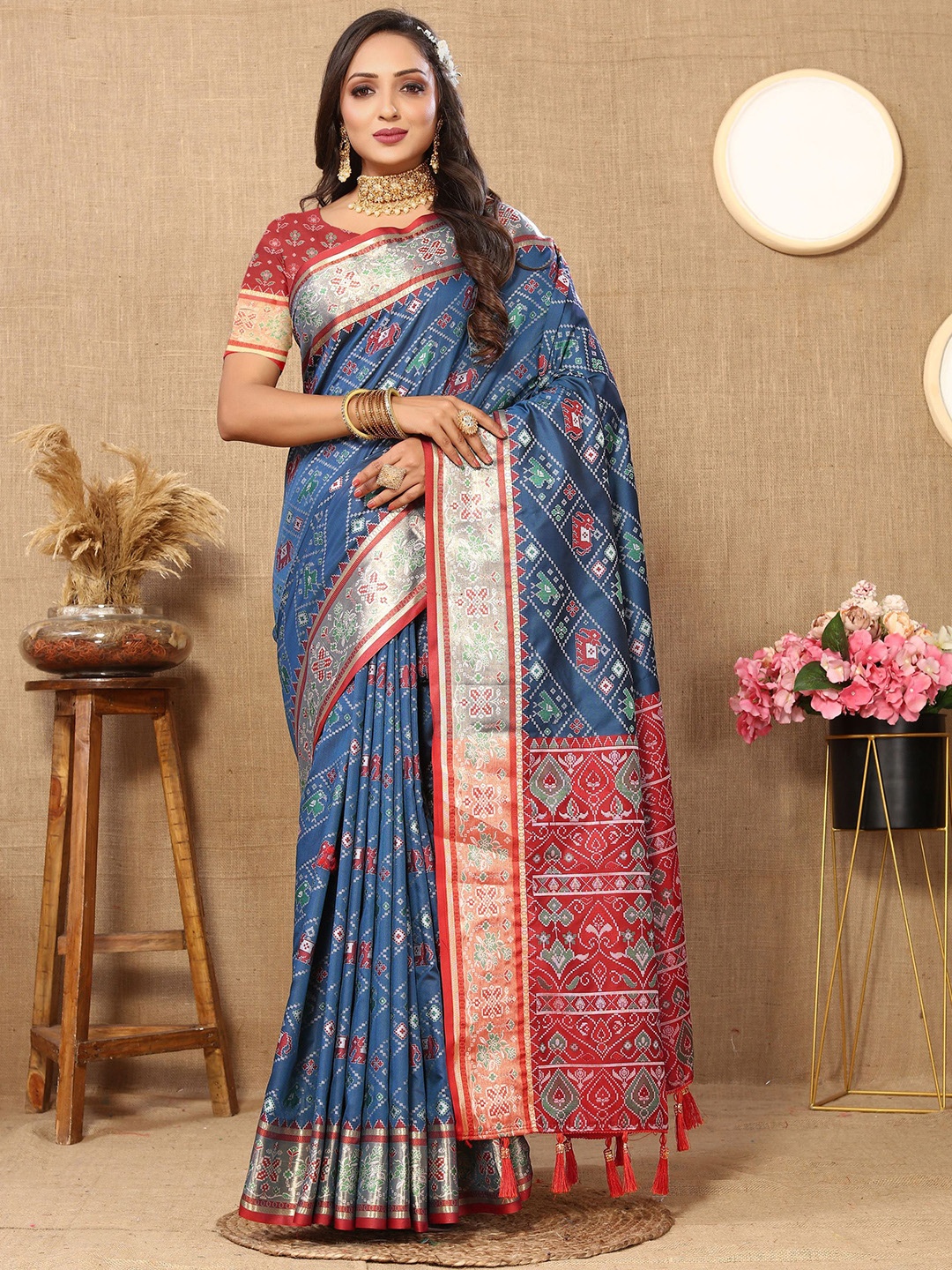 

KALINI Ethnic Motifs Zari Pure Silk Patola Saree, Navy blue