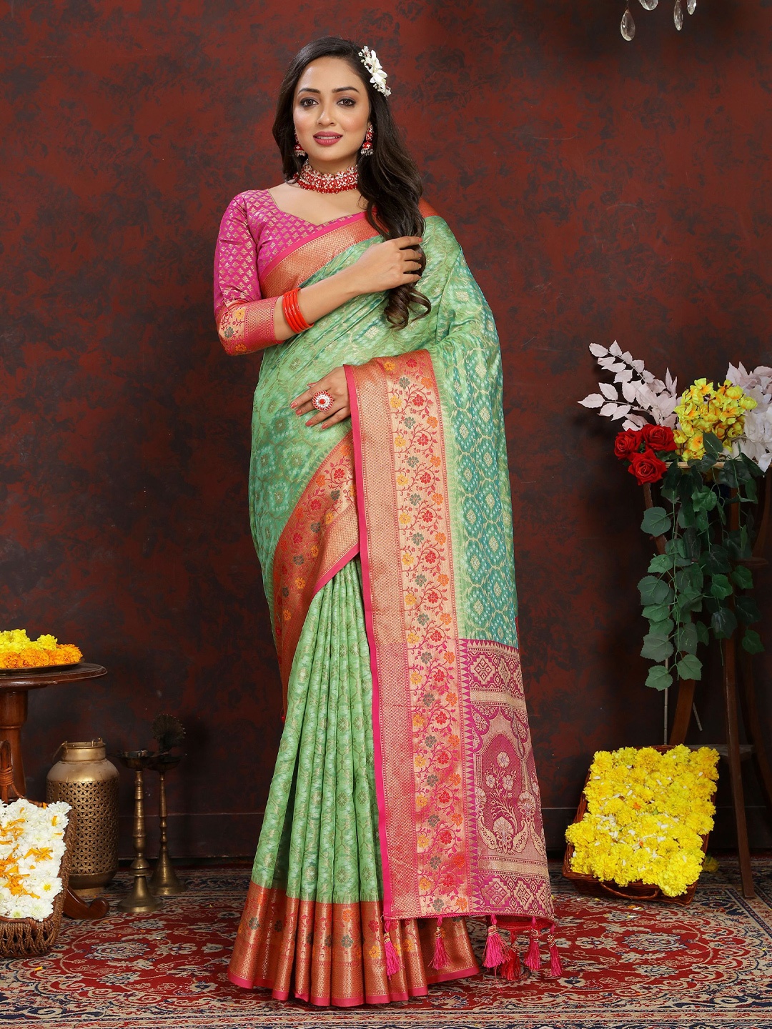 

KALINI Woven Design Zari Organza Banarasi Saree, Green