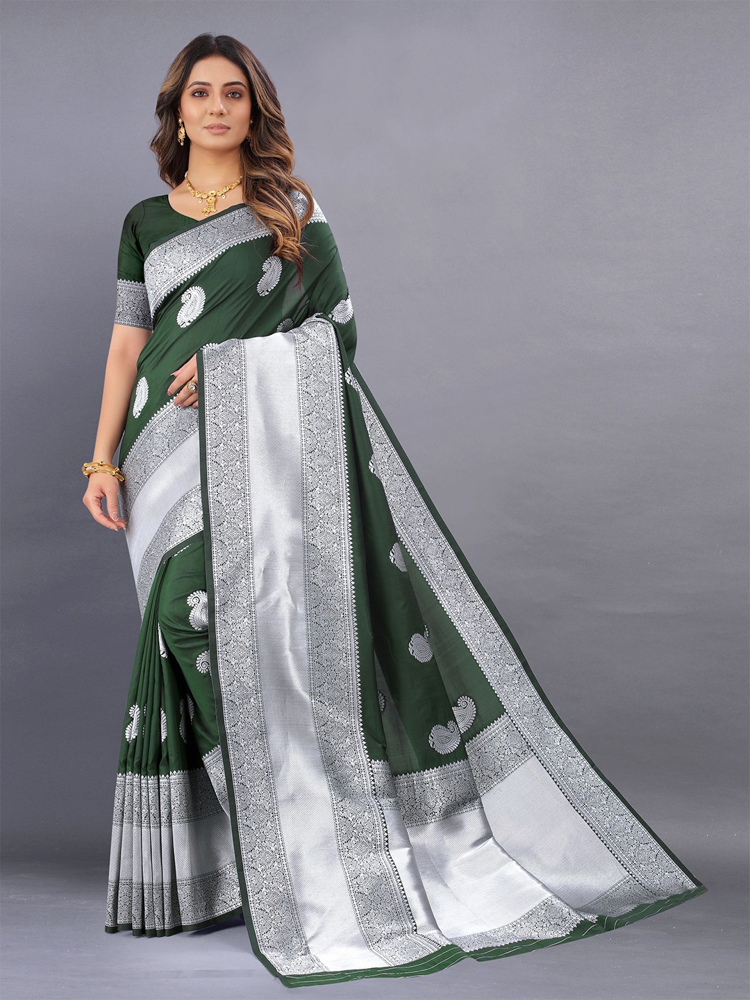 

KALINI Floral Zari Banarasi Saree, Green