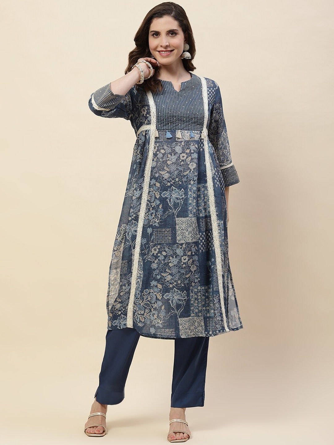 

Meena Bazaar Floral Printed Regular Straight Kurta with Trousers, Blue