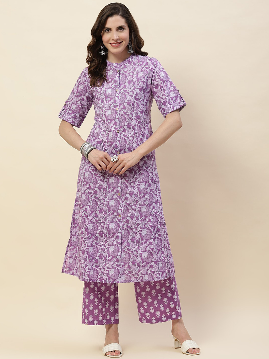 

Meena Bazaar Floral Printed Mandarin Collar Roll-Up Sleeves Straight Kurta with Palazzos, Purple