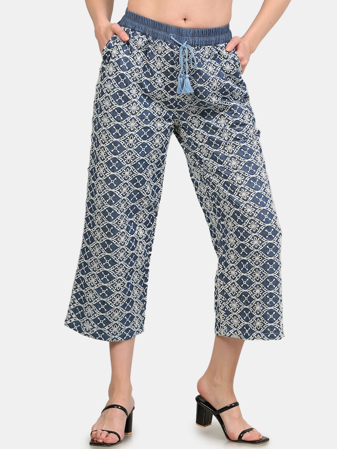 

SUMAVI-FASHION Women Floral Printed Mid-Rise Cropped Denim Parallel Trousers, Blue