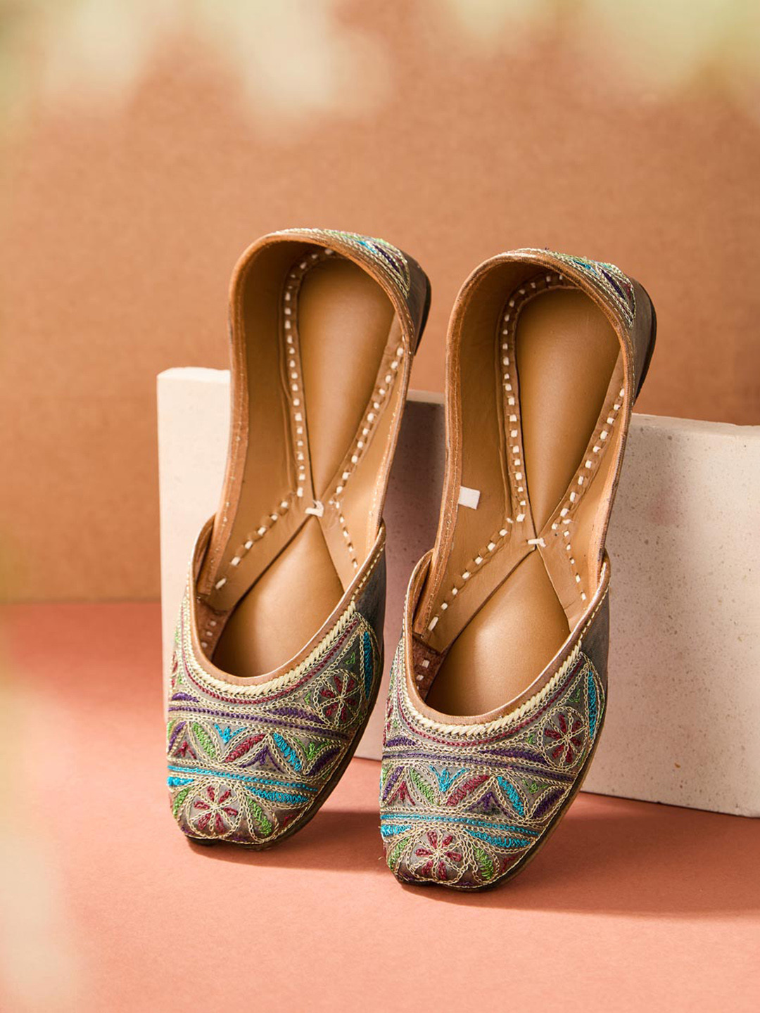 

Fabindia Embroidered Mojaris, Green