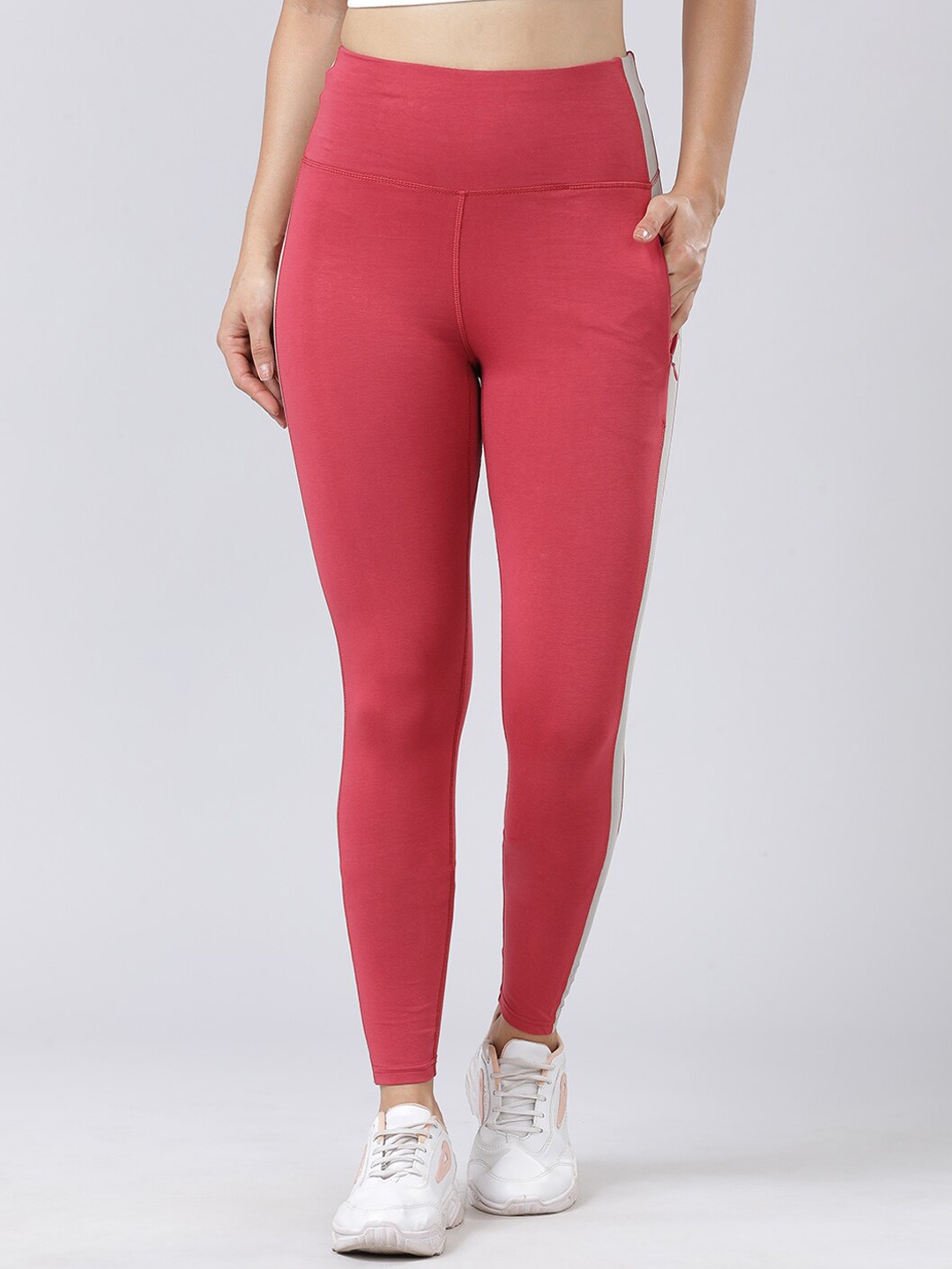 

Lovable Sport Women Ankle-Length Sports Tights, Magenta