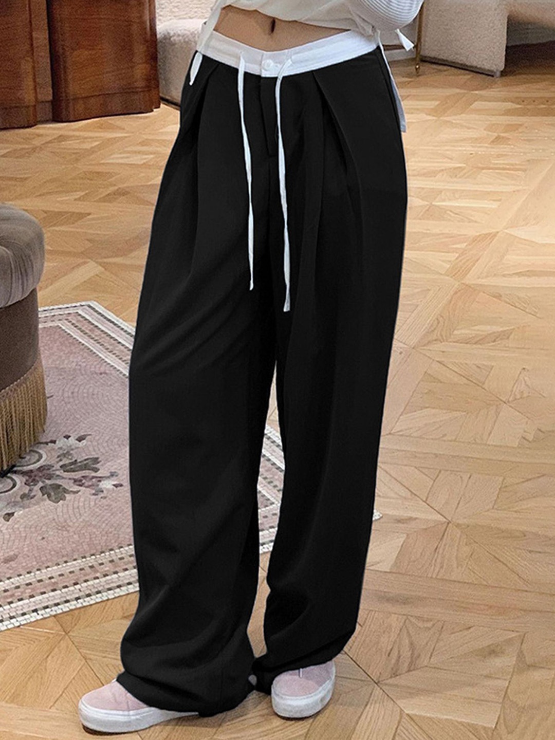 

LULU & SKY Women Mid-Rise Flared Trousers, Black