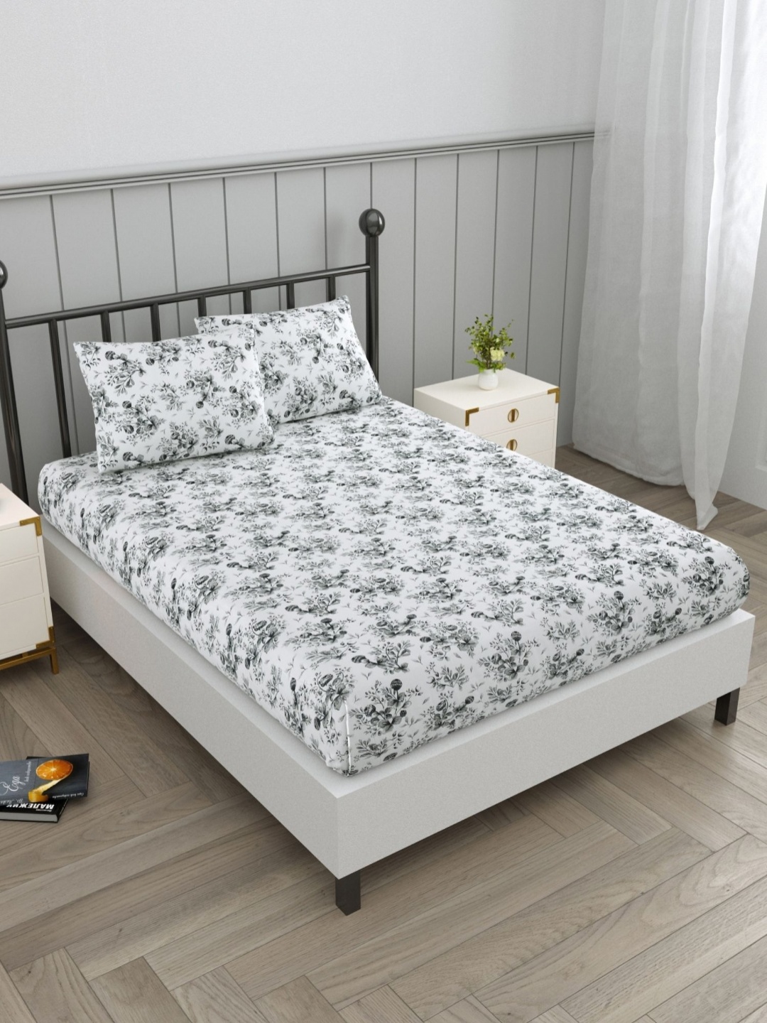 

EverHOME zen White & Black Floral 160 TC Cotton Queen Bedsheet with 2 Pillow Covers