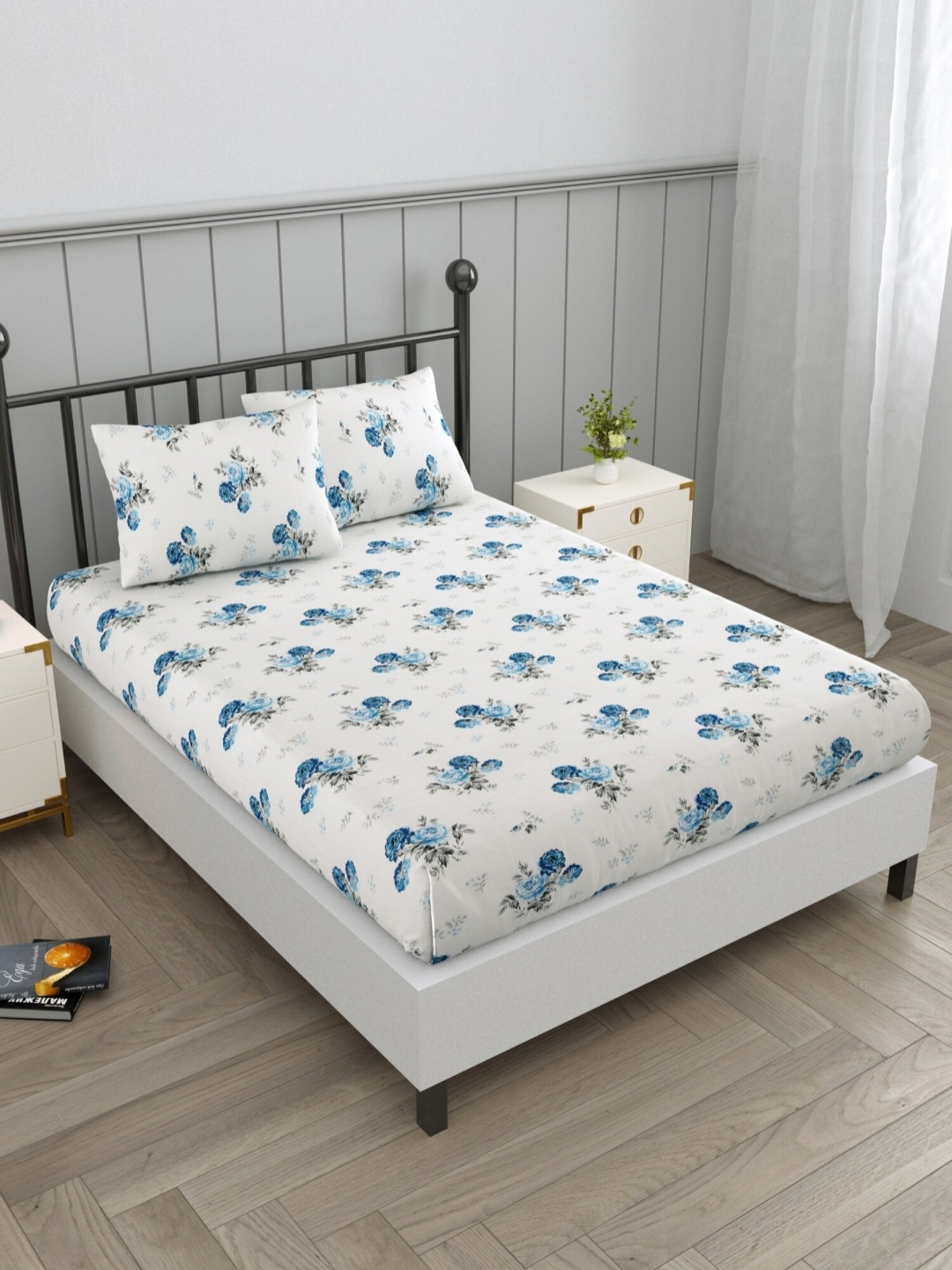 

EverHOME Zen White & Blue Floral Cotton 160 TC Queen Bedsheet With 2 Pillow Covers