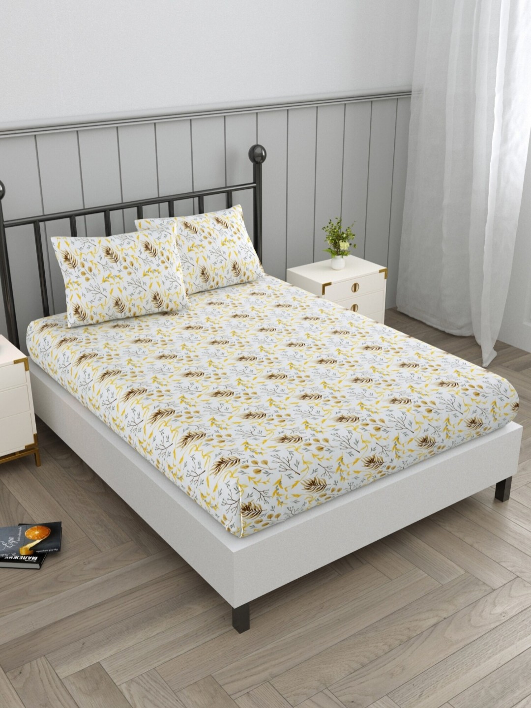 

EverHOME White & Yellow Floral Cotton 160 TC Queen Bedsheet with 2 Pillow Covers