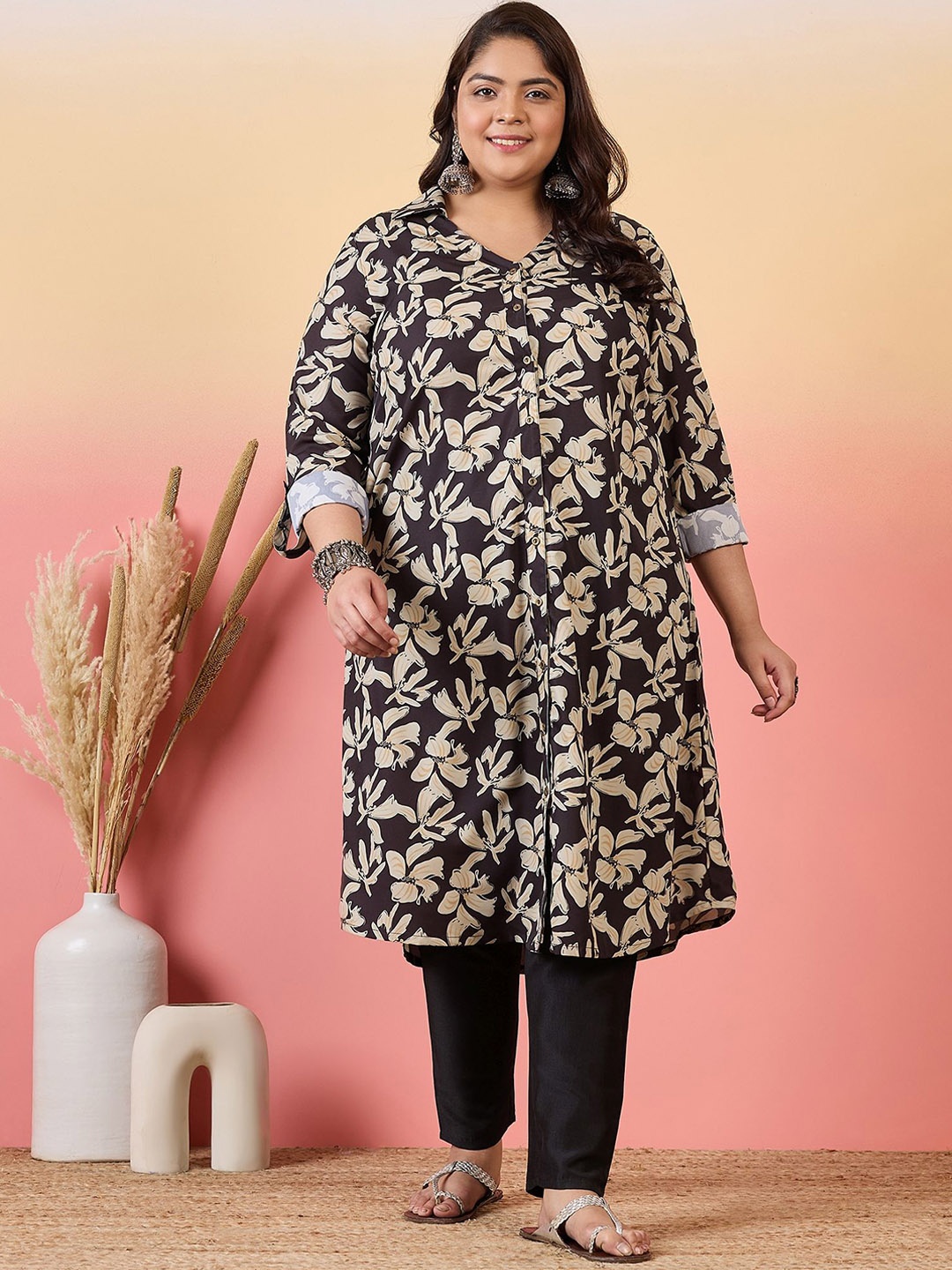 

Sztori Plus Size Floral Printed Shirt Collar Roll-Up Sleeves Crepe Pathani Kurta, Black