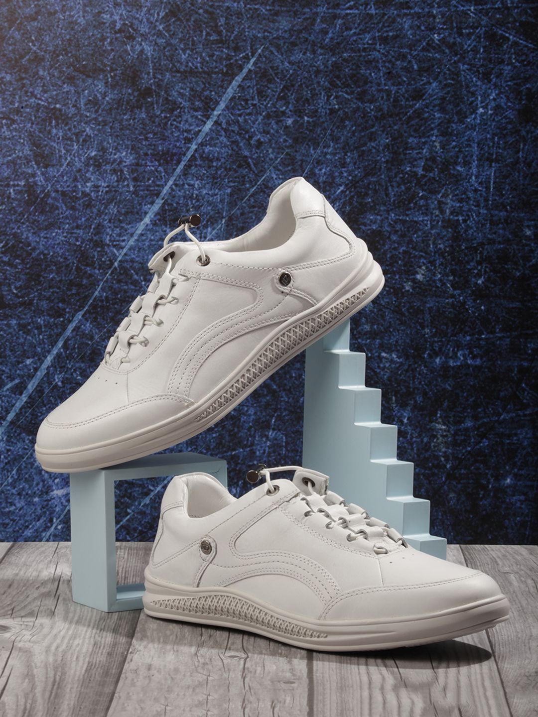 

ID Men Textured Round Toe Comfort Insole Leather Sneakers, White