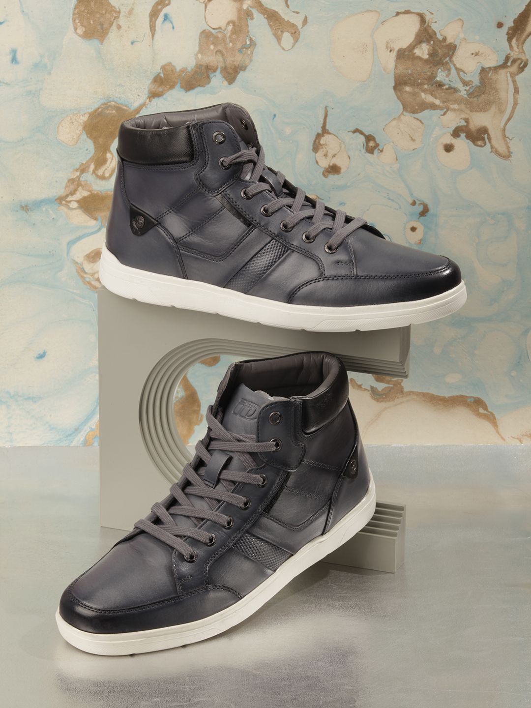 

ID Men Round Toe Leather Sneakers, Grey