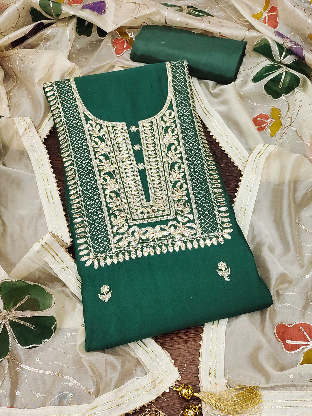 

Ishin Embroidered Unstitched Dress Material, Sea green