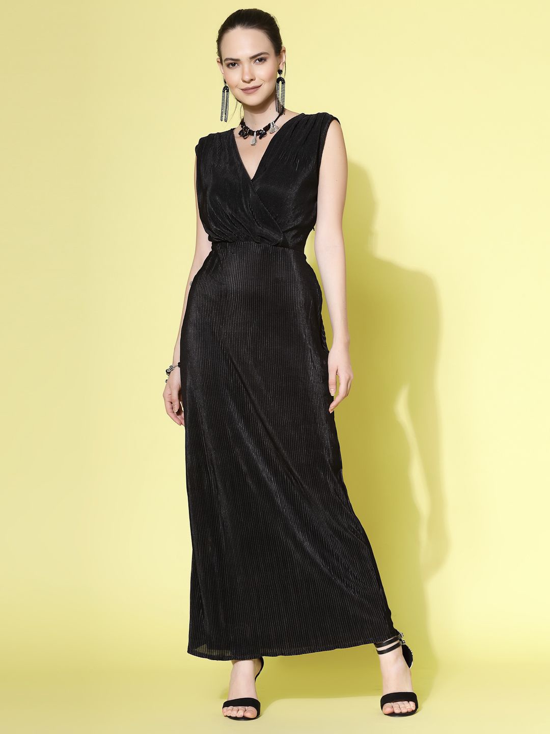 

BAESD Striped V-Neck Sleeveless Maxi Dress, Black