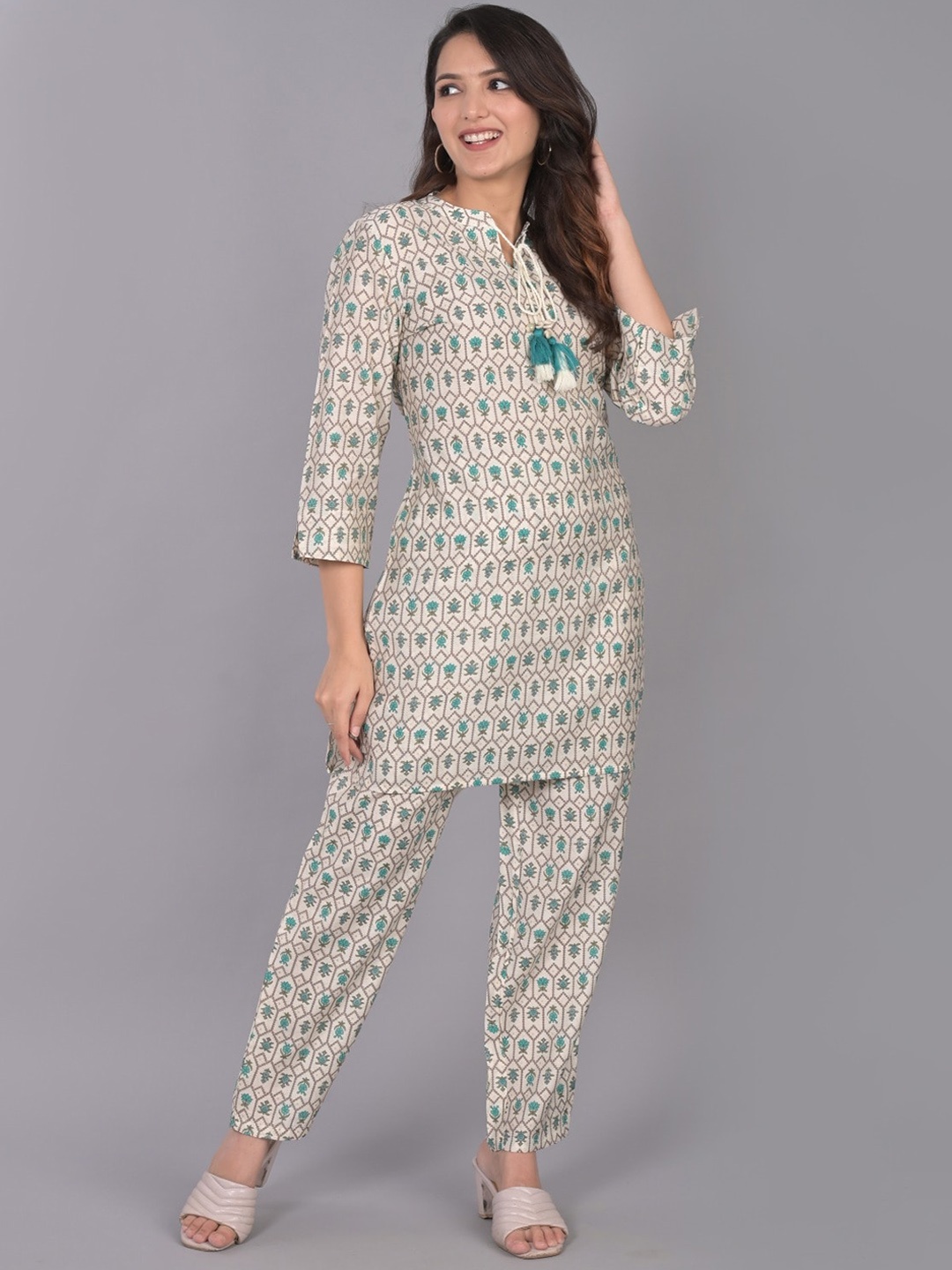 

SHOOLIN Floral Printed Regular Top with Trousers, Green