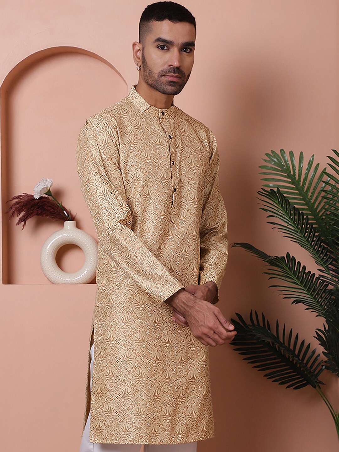 

Anouk Ethnic Motifs Mandarin Collar Full Regular Sleeves Jacquard Straight Kurta, Gold