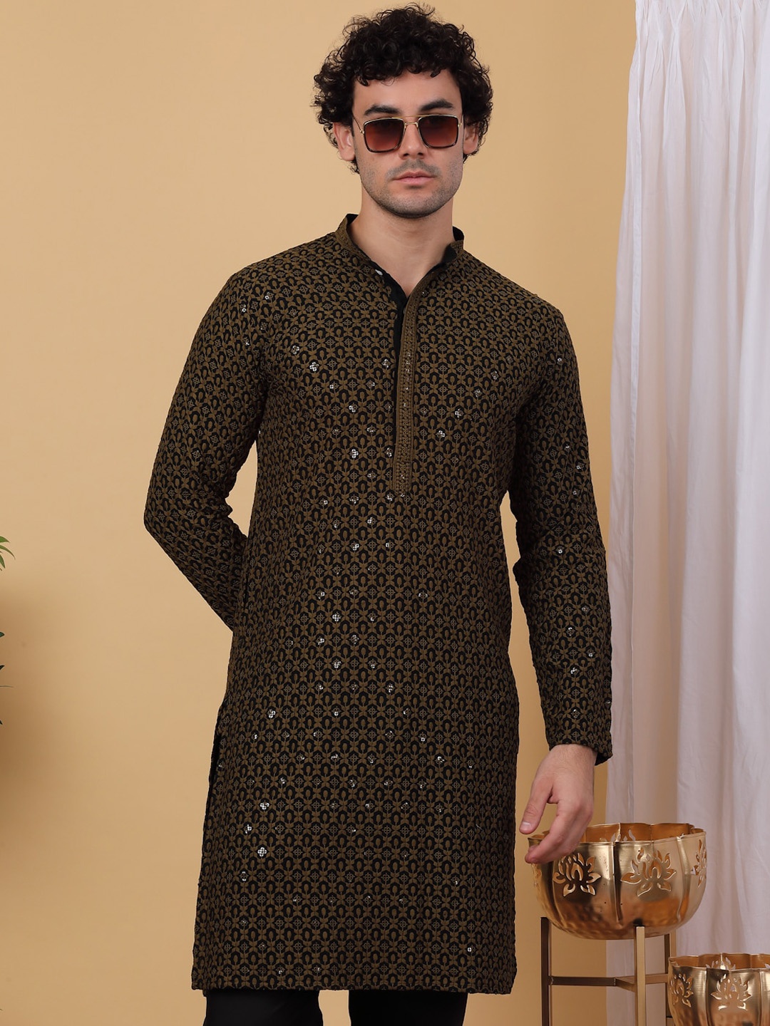 

Anouk Geometric Printed Mirror Work Straight Kurta, Black