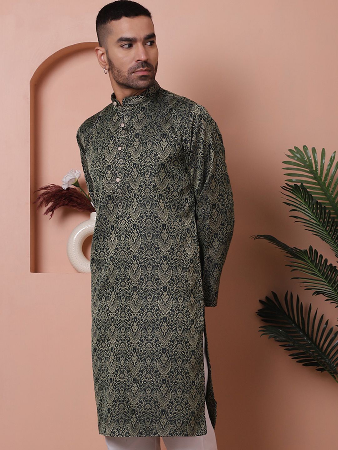 

Anouk Ethnic Motifs Printed Jacquard Kurta, Black