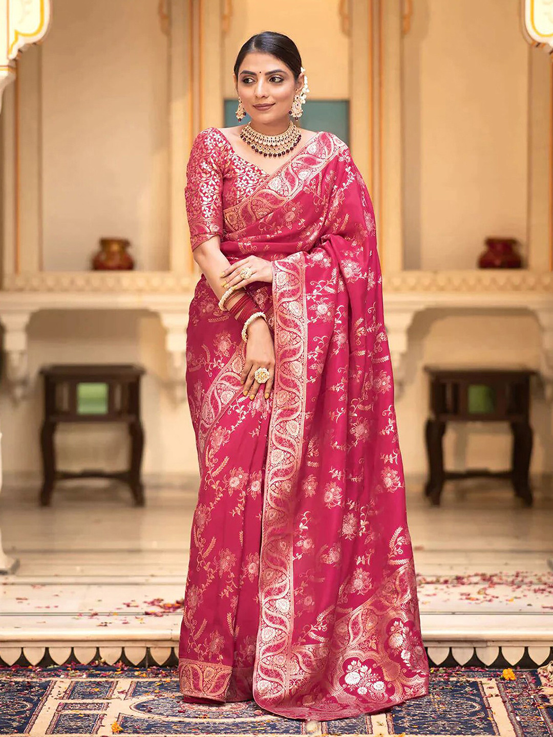 

BerMondsey Woven Design Zari Banarasi Saree, Pink