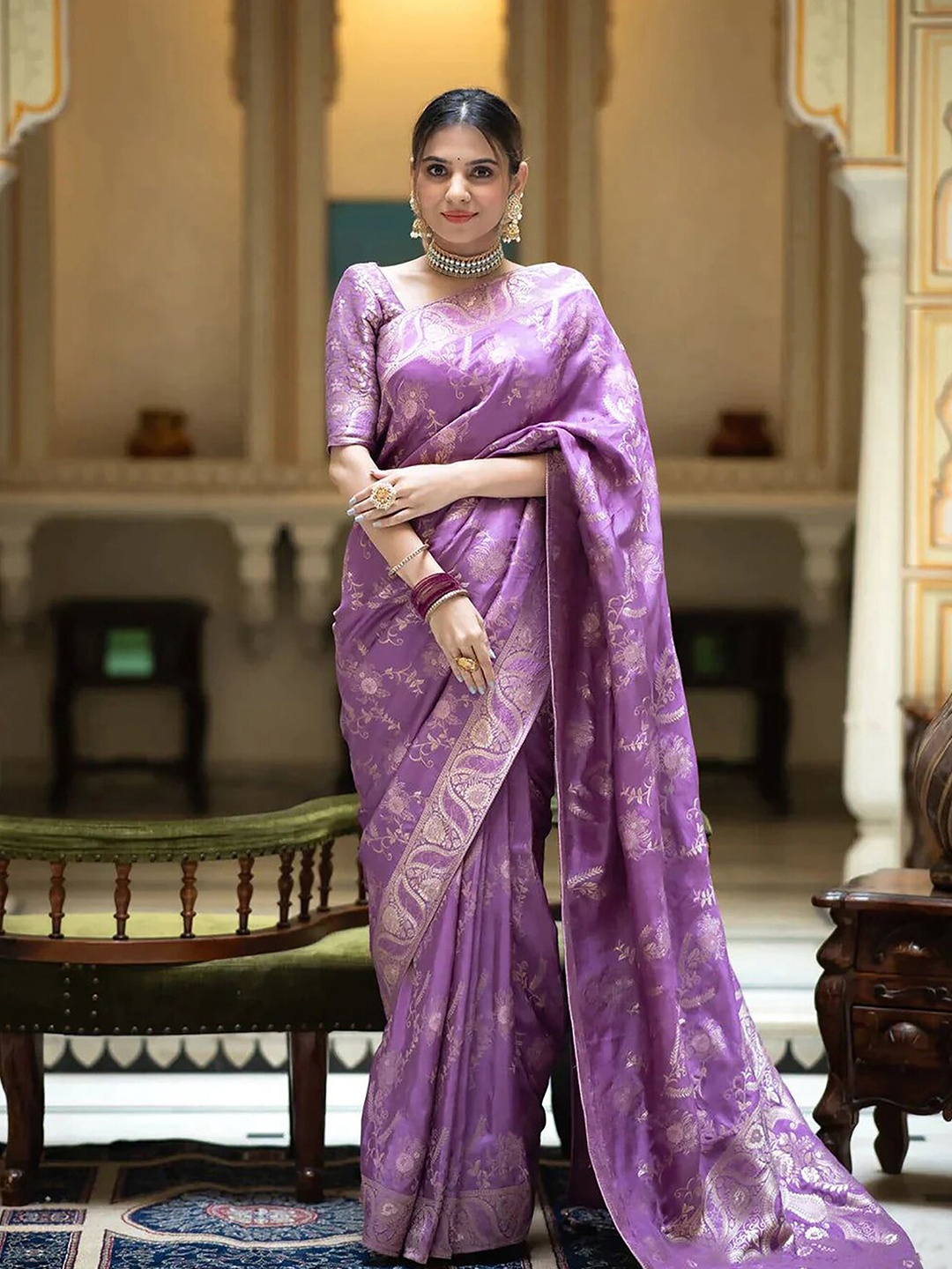 

BerMondsey Ethnic Motifs Woven Design Banarasi Saree, Purple