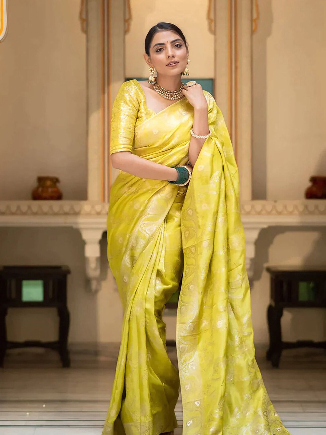 

BerMondsey Woven Design Zari Silk Blend Banarasi Saree, Yellow