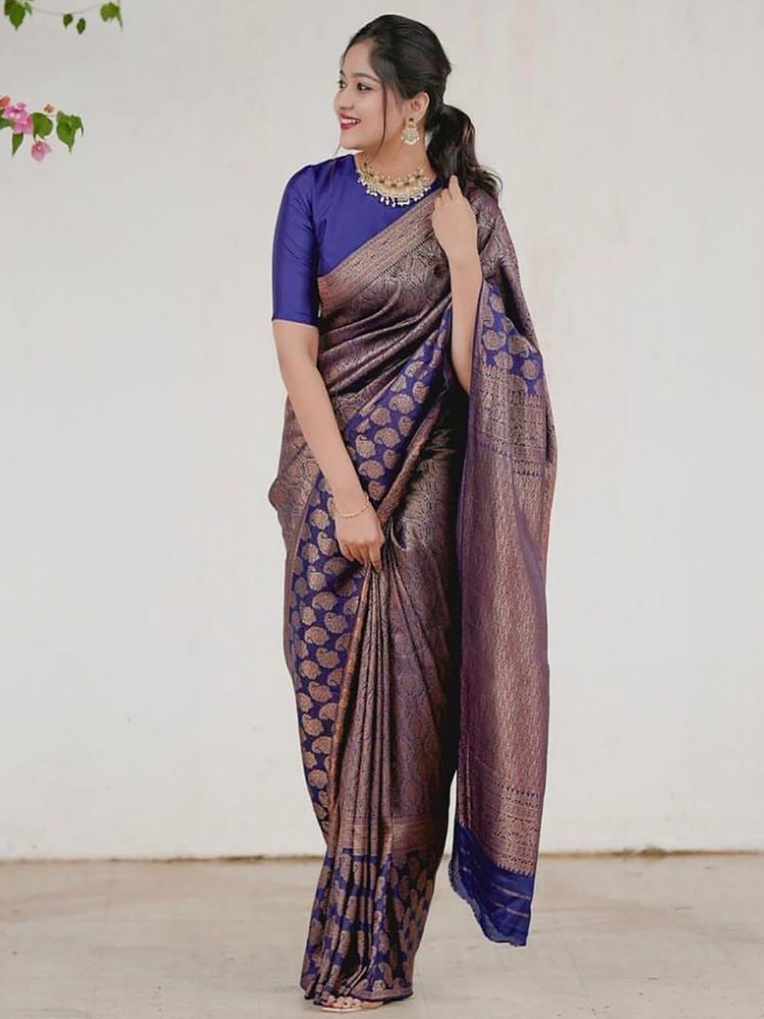 

BerMondsey Woven Design Zari Banarasi Saree, Blue