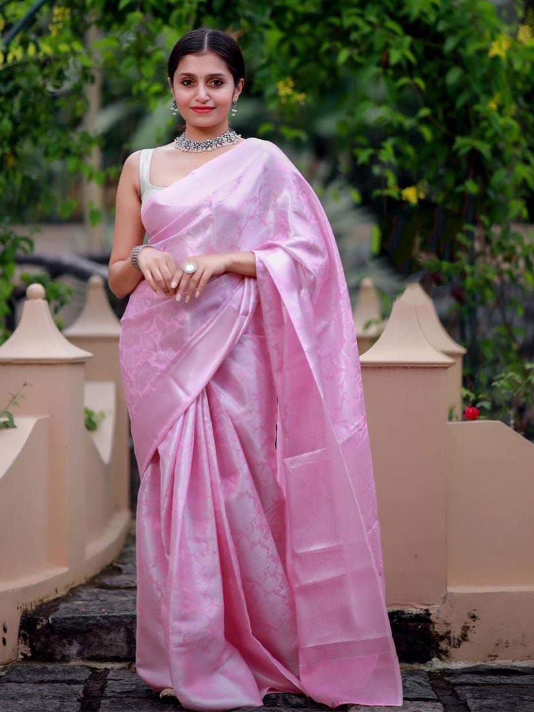 

BerMondsey Woven Design Banarasi Saree, Pink