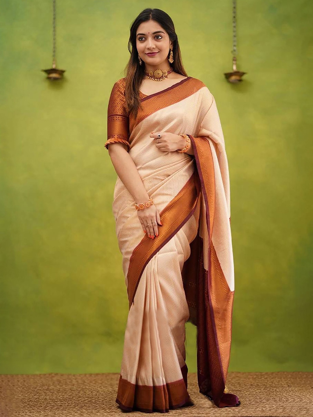 

BerMondsey Woven Design Zari Banarasi Saree, Beige