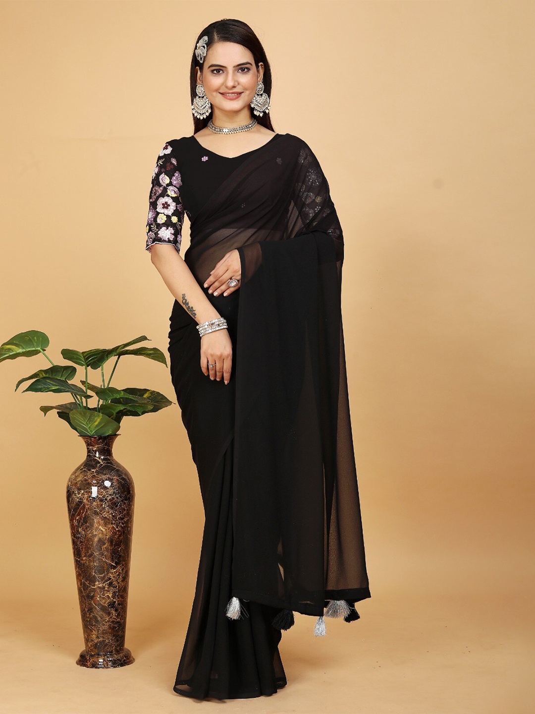 

K 5 Fashion Solid Poly Georgette Saree, Black