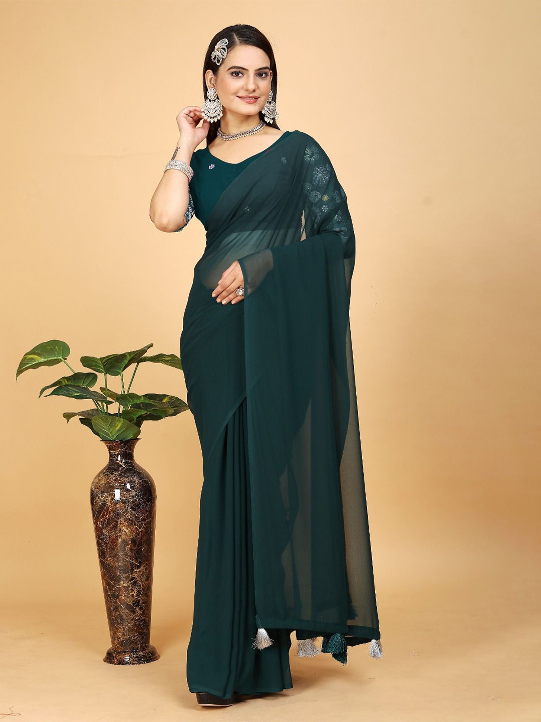 

K 5 Fashion Poly Georgette Saree, Green