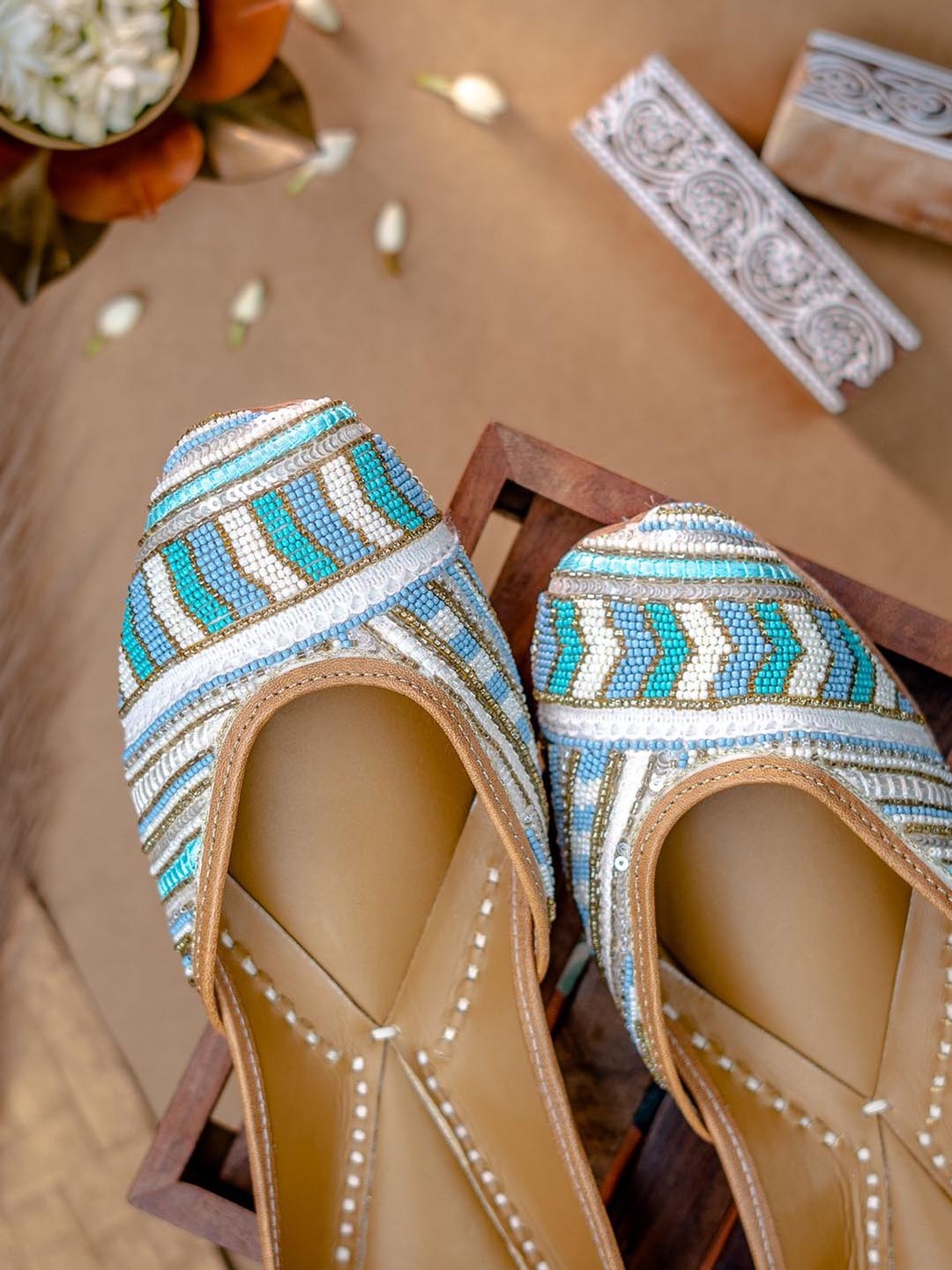 

NR By Nidhi Rathi Embroidered Ethnic Mojaris, White