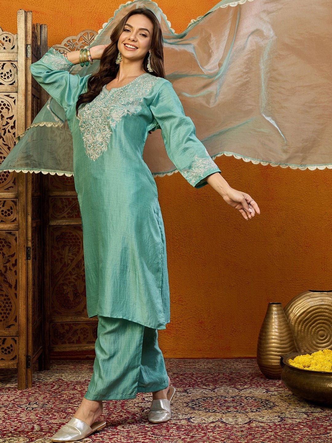 

Anouk Ethnic Motifs Embroidered Straight Kurta With Trousers & Dupatta, Sea green