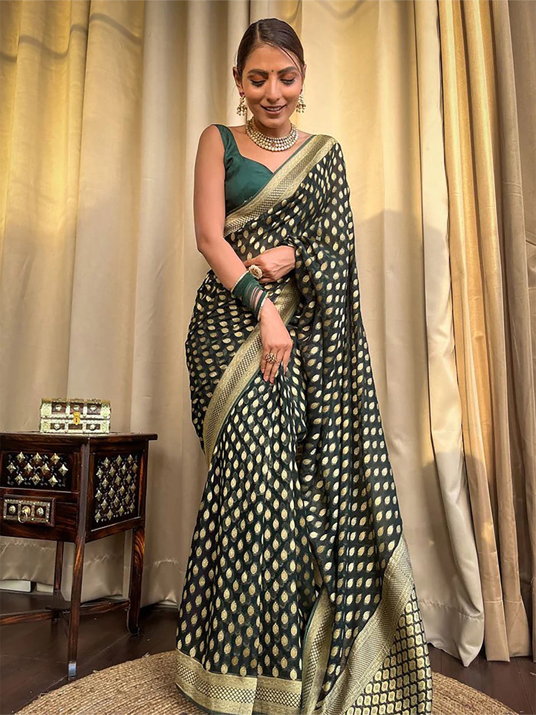 

Aldwych Woven Design Zari Banarasi Saree, Green