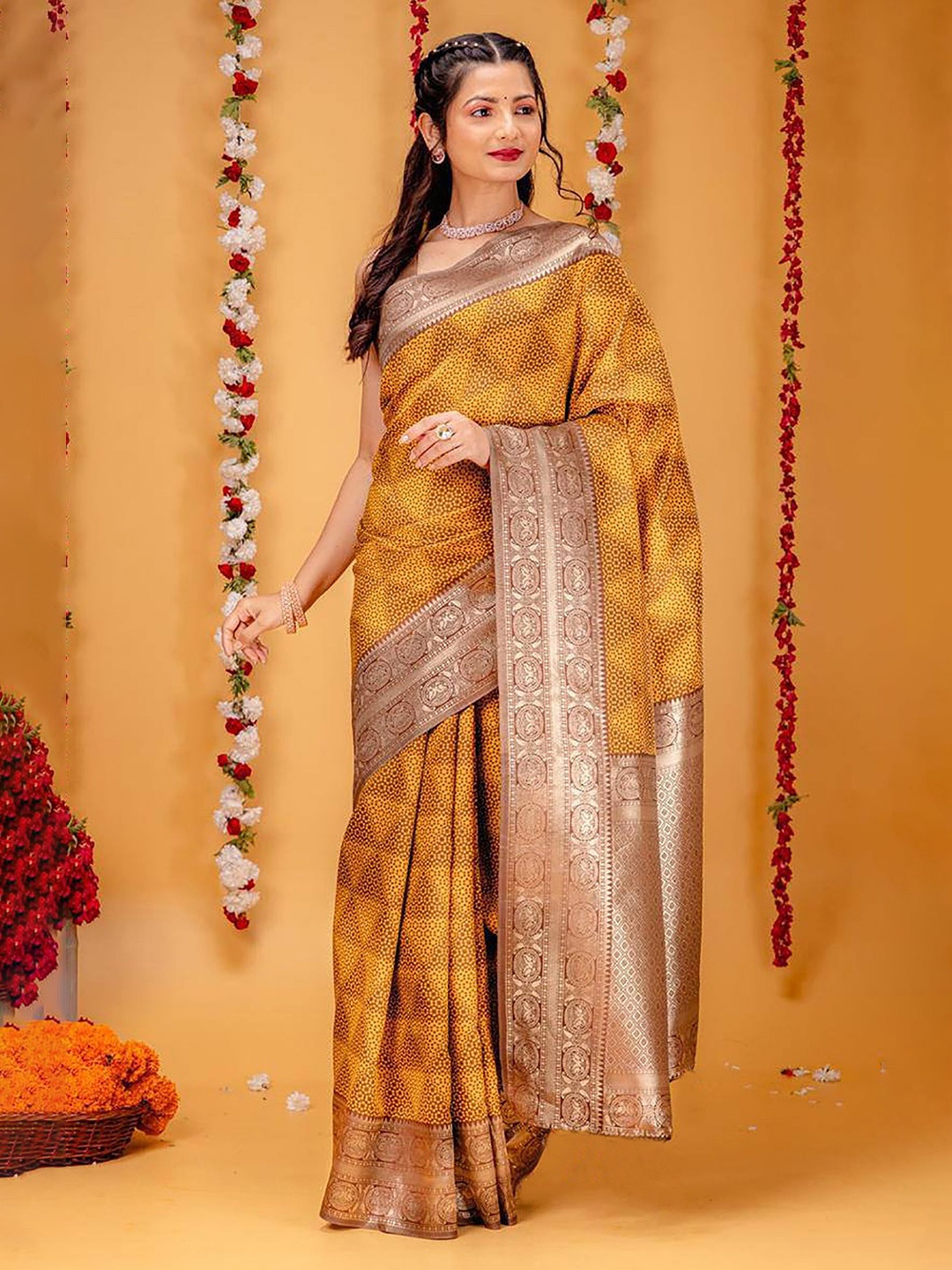 

Aldwych Zari Banarasi Saree, Yellow