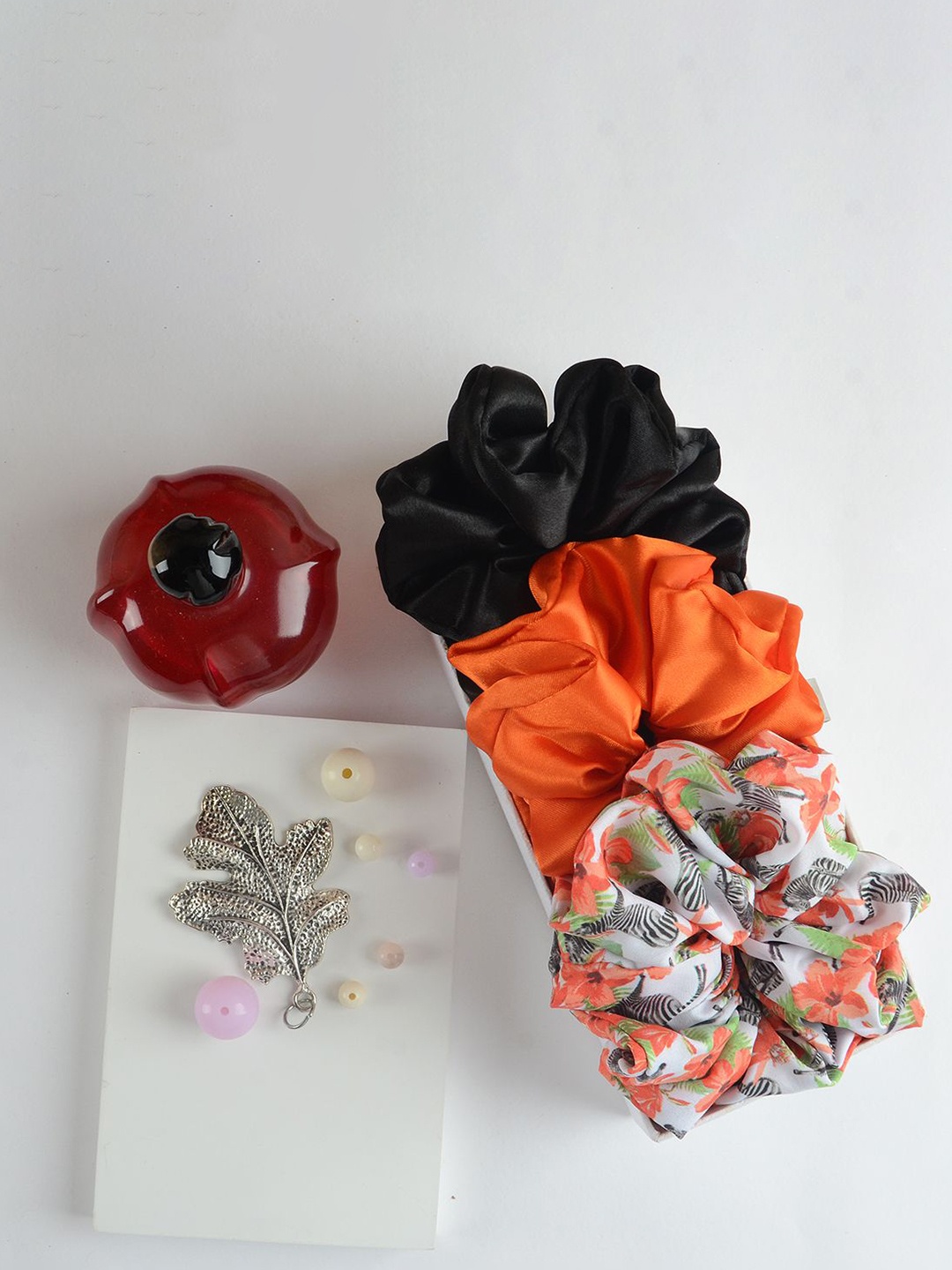 

Radhu & Kabby Women Set Of 3 Ponytail Holders Hair Accessory, Assorted