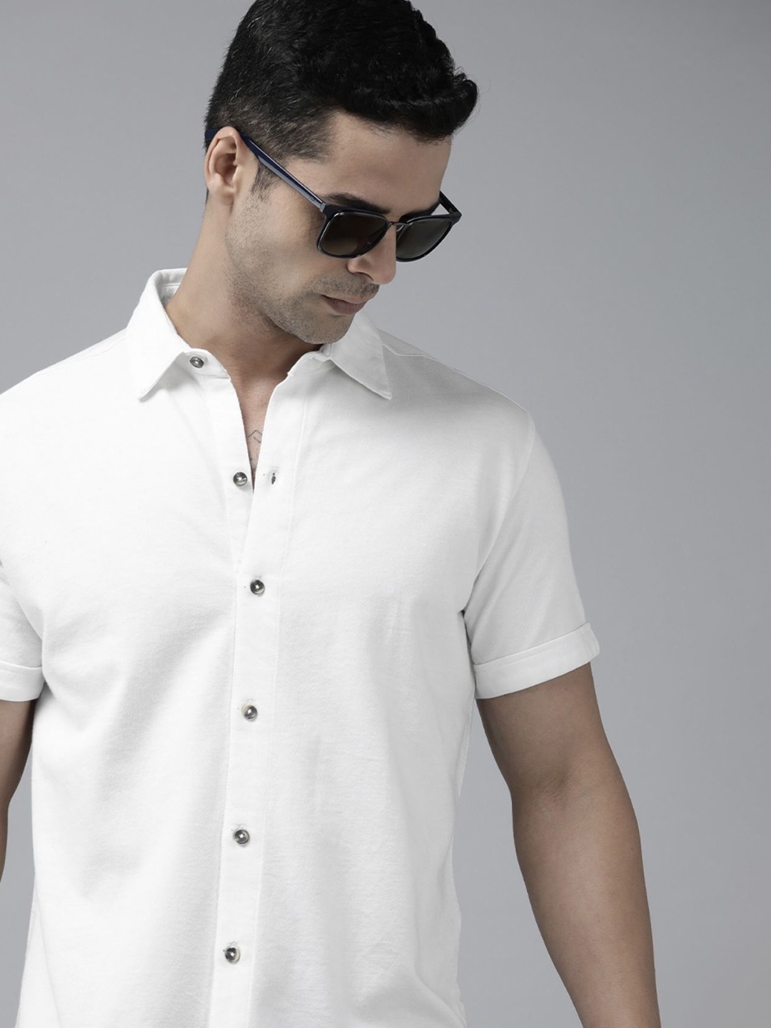 

The Roadster Lifestyle Co. White Spread Collar Casual Shirt
