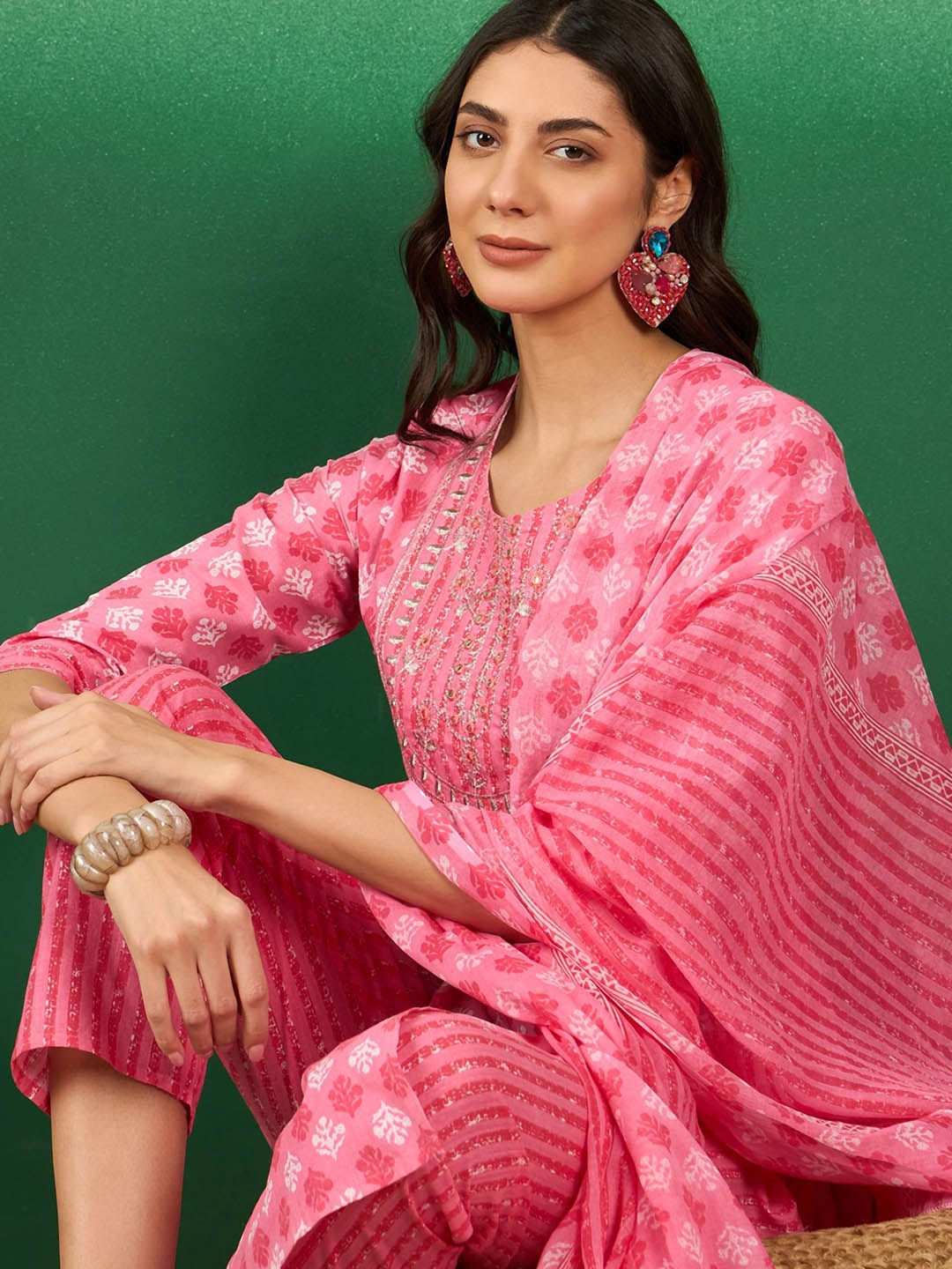 

Sangria Pink & White Floral Printed Pure Cotton Straight Kurta With Trouser & Dupatta
