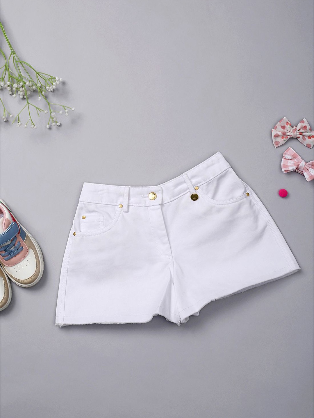 

One Friday Girls Denim Shorts, Off white