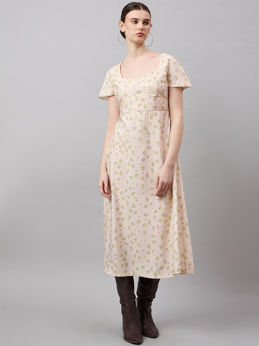 

The Roadster Lifestyle Co. Cream Sweetheart Neck Floral Printed Cotton A-Line Dress