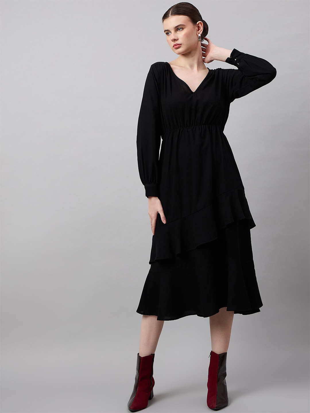 

Roadster Georgette Solid Below Knee A Line Dress, Black
