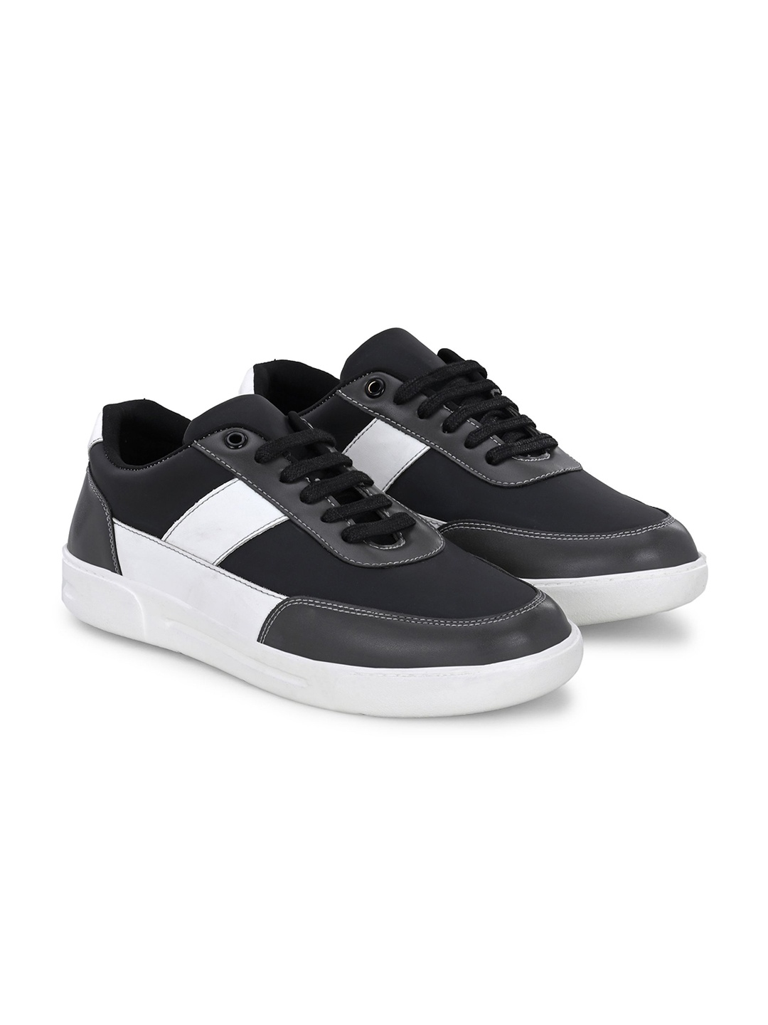 

Killer Men Colourblocked Round Toe Sneakers, Black