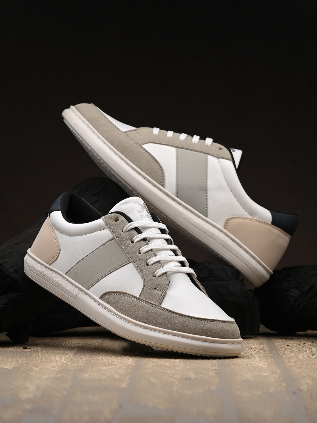 

Killer Men Colourblocked Round Toe Sneakers, Grey
