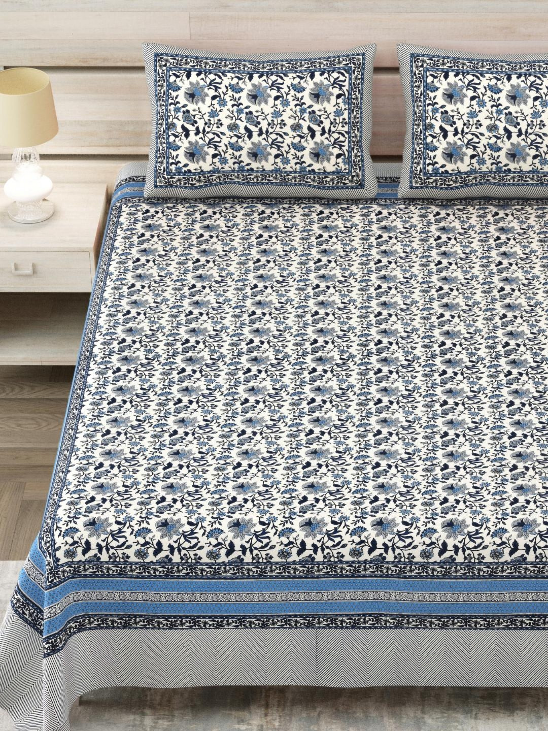 

Block Print Story Heritage Blue & White Cotton 210 TC King Bedsheet With 2 Pillow Covers